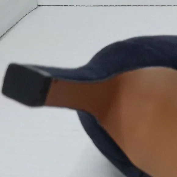 NEW Ashro Pumps Pointed Toe Blue Heels with  Cutouts & Woven Gold Design Sz 11 - Picture 6 of 7